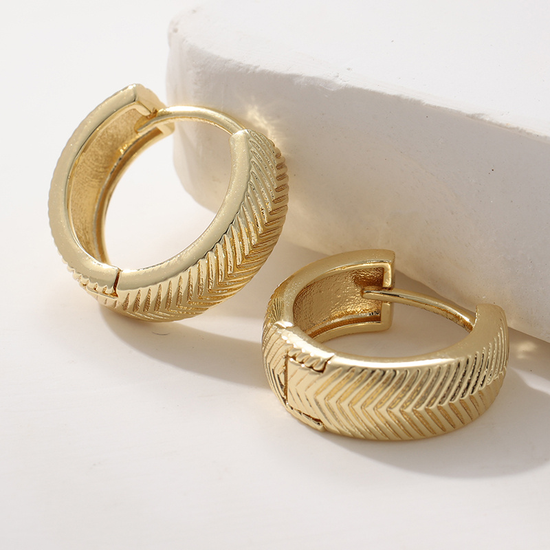 Women's Vintage Copper Small Arrow Cut Hoop Earrings